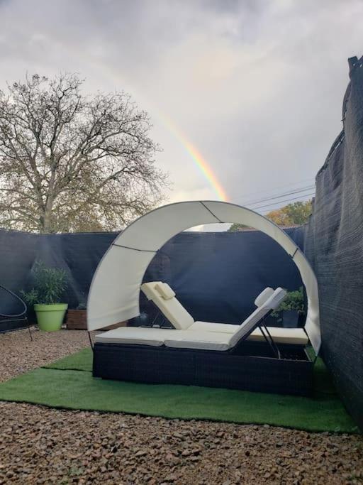 Bulles Etoilees Appartement Avec Jacuzzi Prive Montrevel-en-Bresse Экстерьер фото