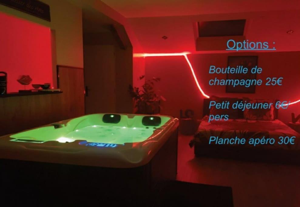 Bulles Etoilees Appartement Avec Jacuzzi Prive Montrevel-en-Bresse Экстерьер фото